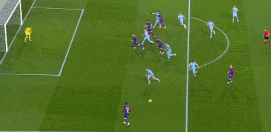 巨星气度，伊布在输球后拥抱祝贺了里尔教练加尔杰